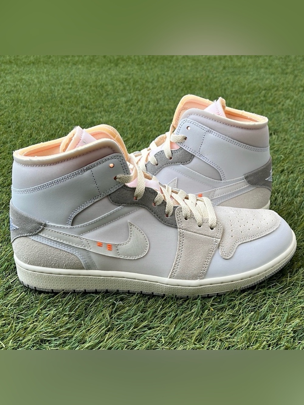 Air Jordan 1 Mid SE